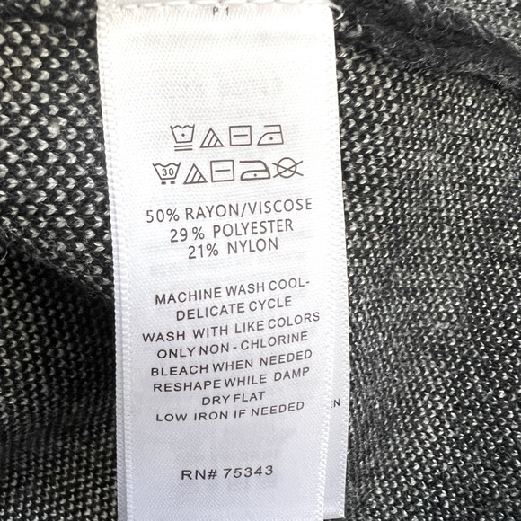 π HOST PICK π Soft and cozy Tahari NWOT star black Aztec sweater sz 1X - Picture 7 of 8